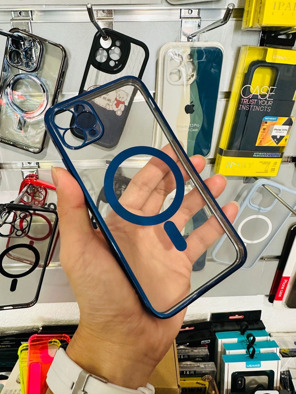 Covers & Schutzfolien: Coque Transparente pour iPhone 14 Pro avec Cercle magsaf – Neu und originalverpackt aus Morges von DigiAC 3