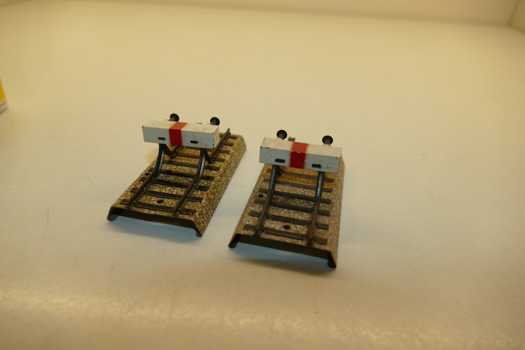 Märklin Modelleisenbahnen: Märklin H0: 2xM-Prellbock Einheit 1 – Gebraucht aus Niederhasli von rail-duerst 3