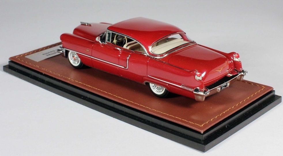 Cadillac Modellautos: 1:43 Stamp GLM - Cadillac Sedan DeVille 1956 – Neu und originalverpackt aus Ebikon von Cocorica 1