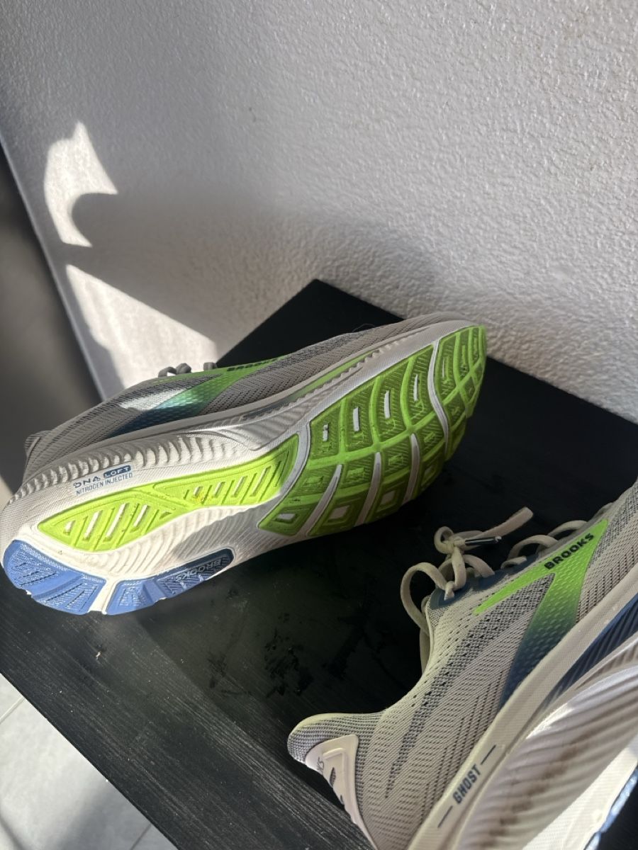 Brooks Chaussures hommes: Brooks Ghost 17 chaussures de course homme gris taille 45 – D'occasion à Fribourg par vin_k8k2 2