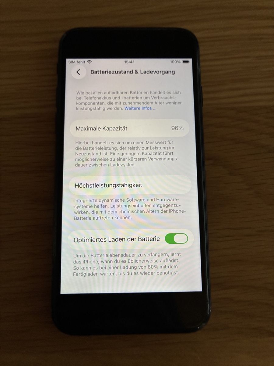 Apple Telefoni cellulari / Smartphones: iPhone SE Gen3 Batterie Zustand 96% - gebraucht – Usato da Brusio venduto da WhiteObsidian