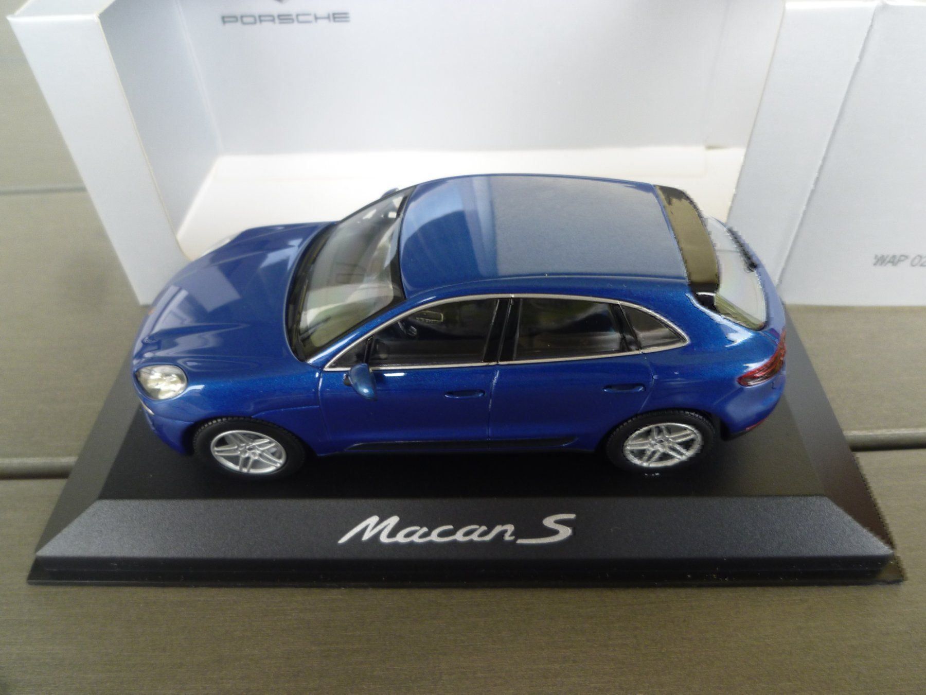 Minichamps Modellini d'auto: Porsche Macan S – Nuovo e nell'imballaggio originale da Flawil venduto da Imperiosud 4