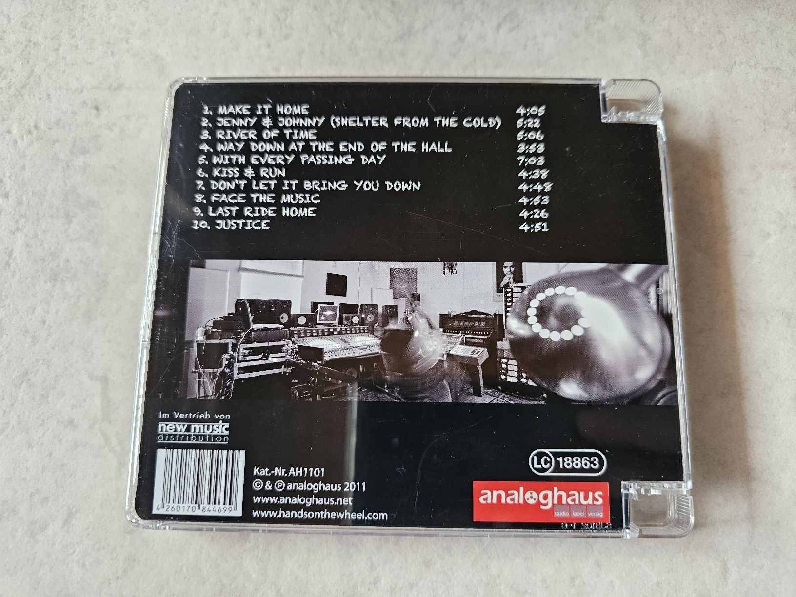 CD: Hands On The Wheel  -  River Of Time – Usato da Schneisingen venduto da backstore24 1