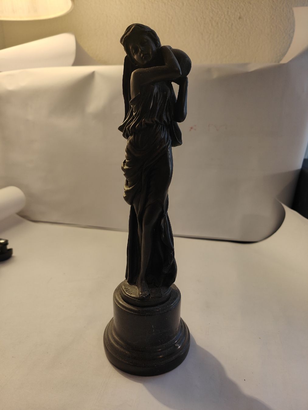 Sculture & Statue: Bronzefigur "Mädchen mit Krug" signiert Milo – Nuovo (secondo la descrizione) da Flumenthal venduto da mar_wyw8 2