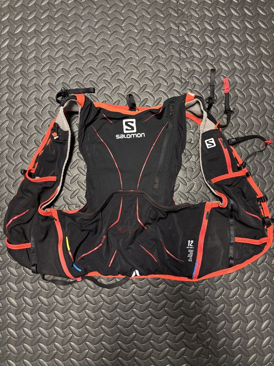 Salomon Zaini: Salomon S-Lab Laufweste Trinkweste 12L  – Usato da Uster venduto da ifree