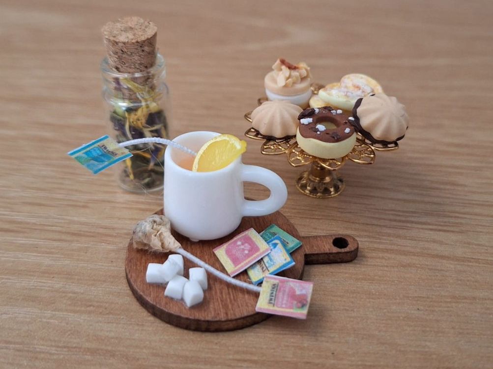 Case e mobili per bambole: Puppenhaus Tee Set mit Etagere – Nuovo (secondo la descrizione) da Zürich venduto da HandmadeTinyFood 2