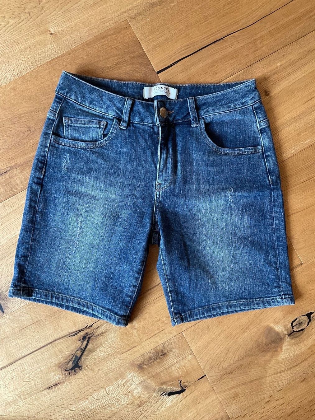 Mos mosh Jeans: shorts mos mosh – Nuovo (secondo la descrizione) da gurzelen venduto da malu04