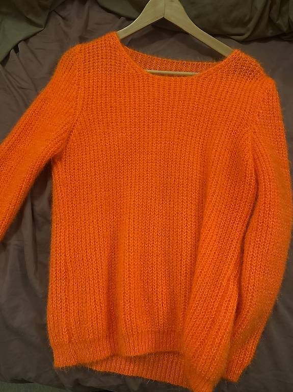 Pullover & Sweatshirts: Pull femme – Gebraucht aus Plan-les-Ouates von emma1981