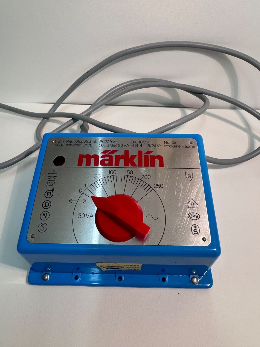 Märklin Trains électriques: Märklin Transformator 6631 30VA – D'occasion à Zug par Urimober 1