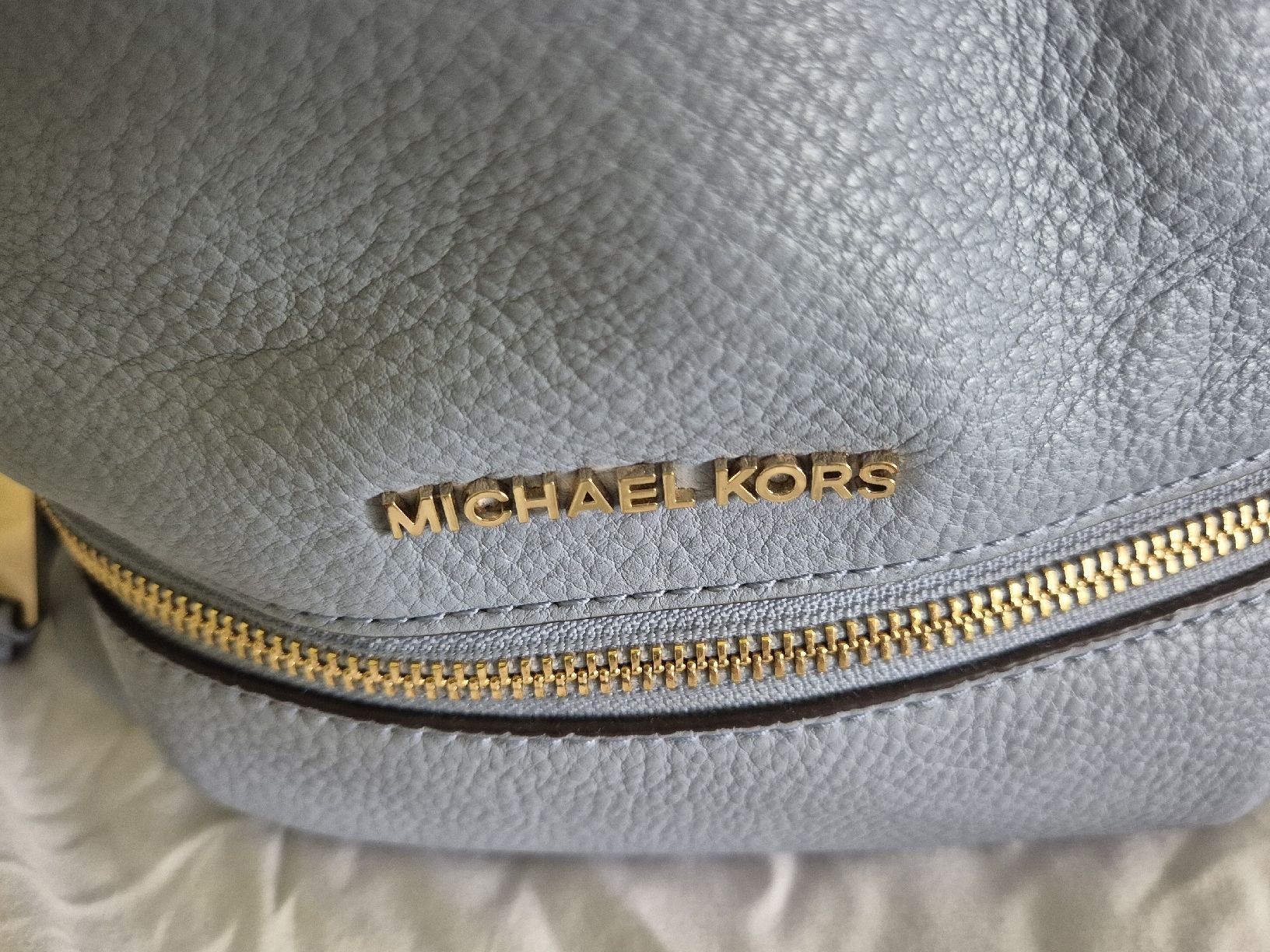 Michael Kors Zaini: Michael Kors Rucksack Damen Leder Hellblau  – Usato da Frauenfeld venduto da Redlady2088 1