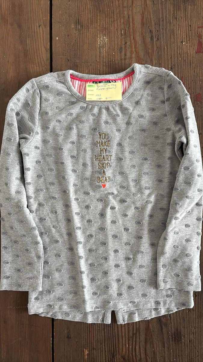 Pullover & Sweatshirts: Shirt langarm Tumble n dry 122 – Gebraucht aus Mörschwil von Mibasel