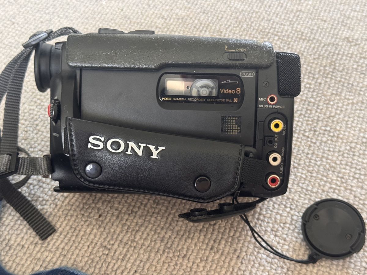 Sony Videocamere: Sony CCD-TR75E PAL (Video 8) Kamera – Usato da Basel venduto da spassbremse 4