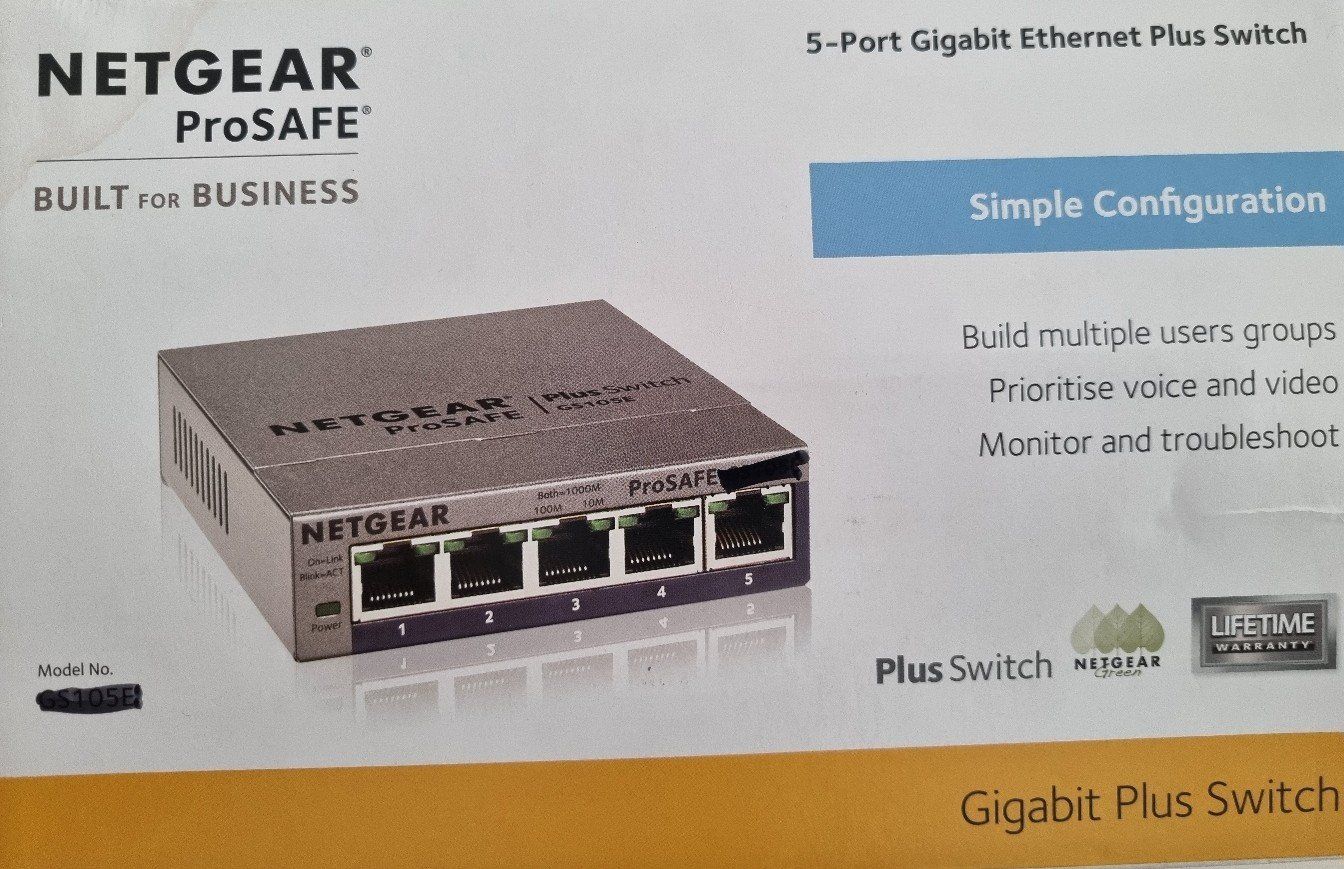 Hub & Switch: Netgear 5- Port (Ethernet Switch) – Nuovo e nell'imballaggio originale da Arbon venduto da Cmax73