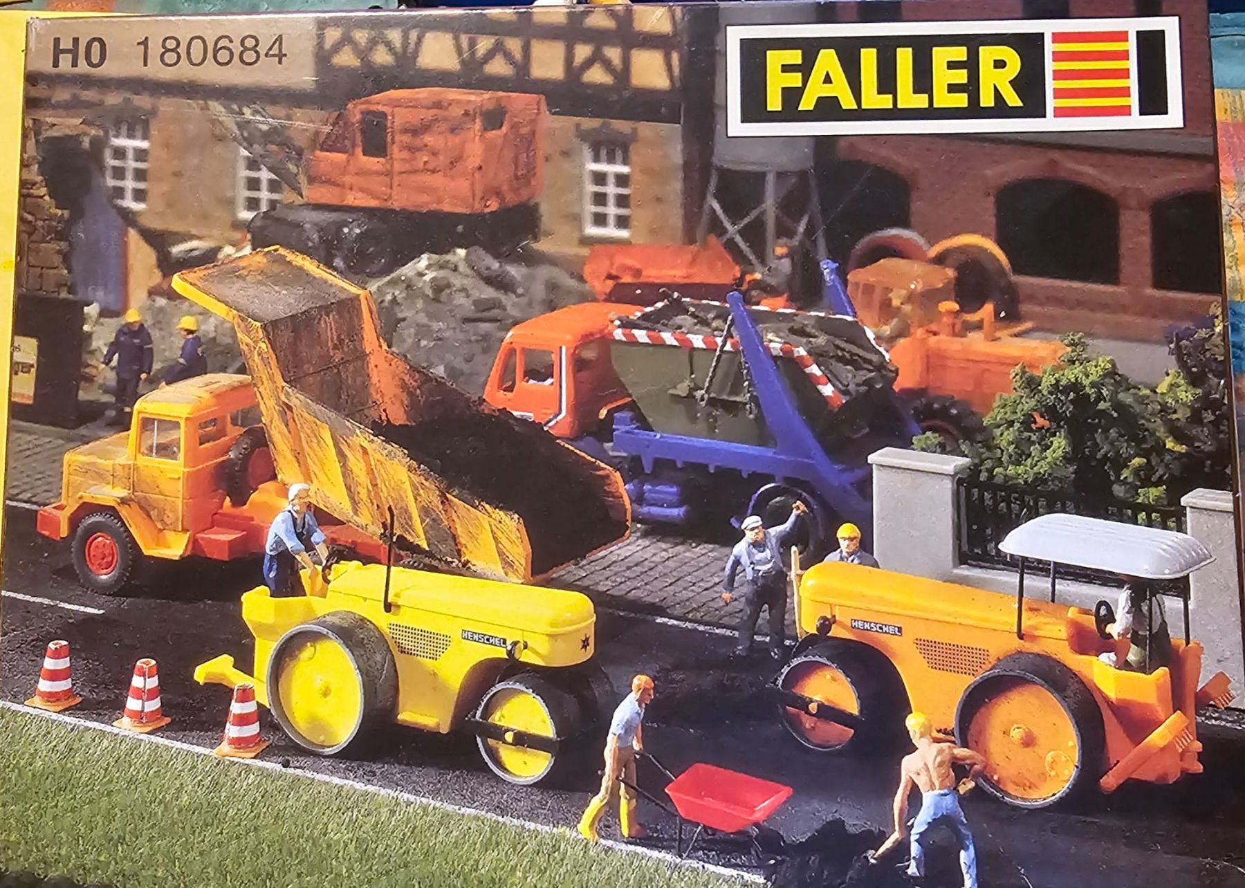 Faller Modellini di ferrovie: Faller Strassenwalze mit Antrieb – Nuovo e nell'imballaggio originale da Siblingen venduto da Alpina8