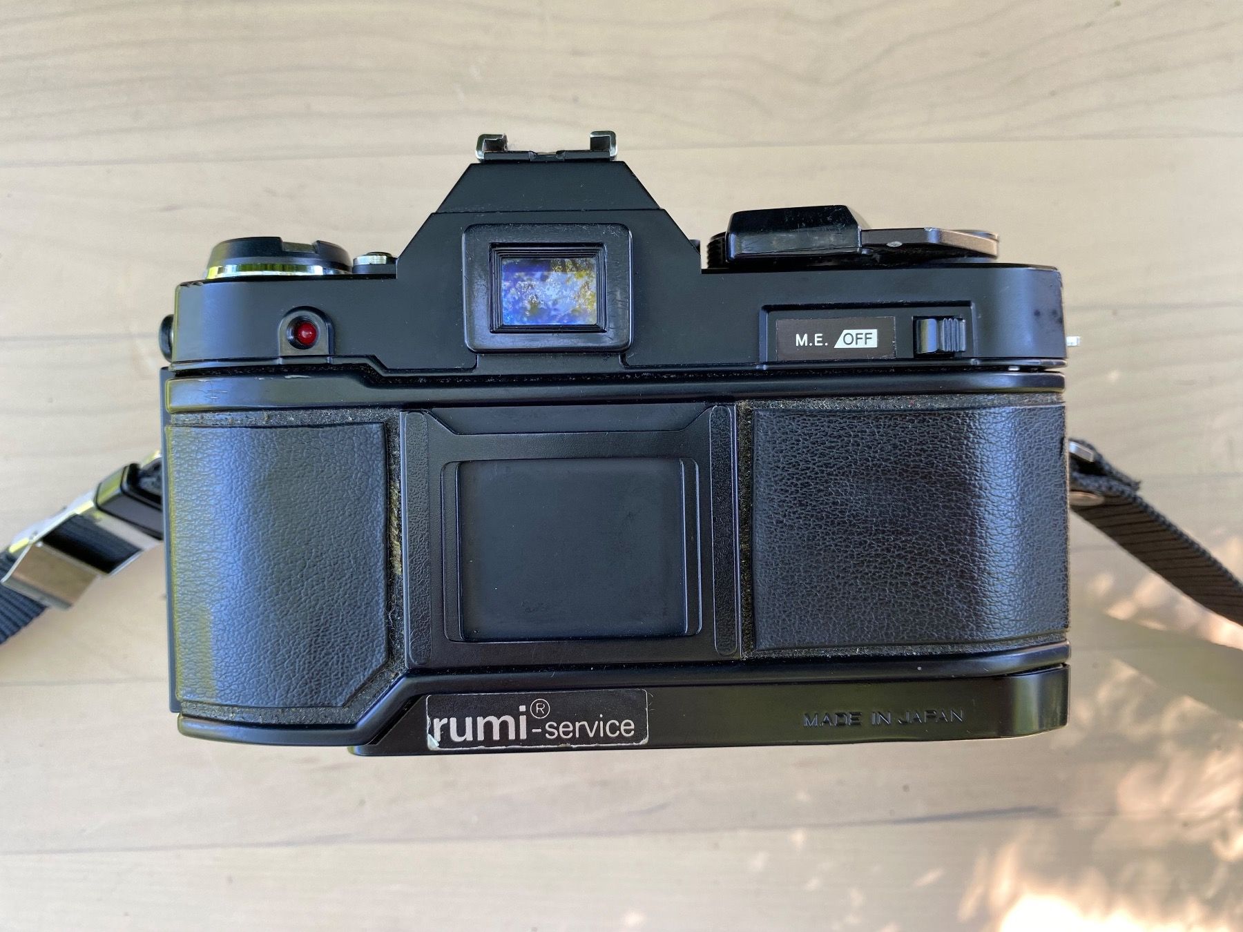 Konica Fotocamera: Konica Autoreflex T4 Kamera – Usato da Feldbach venduto da Fea1 6