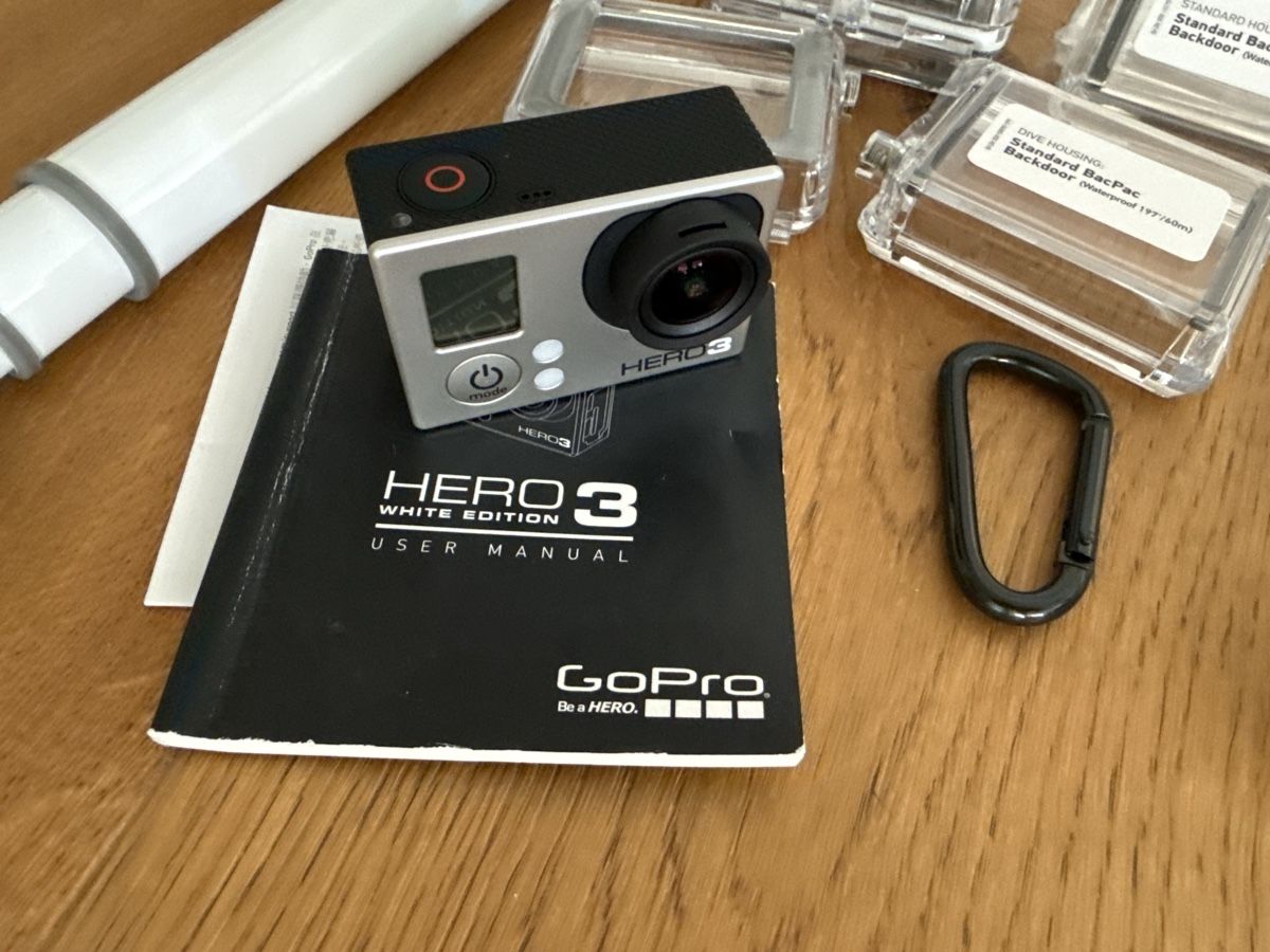 Gopro Action Cam: Go Pro Hero 3 mit diversem Zubehör – Usato da Baar venduto da Unser_bengel
