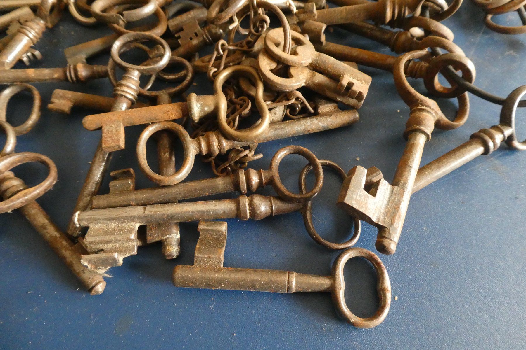 Chiavi: gros lot de clefs  ancienne – Usato da Fontaines NE venduto da monloisir 2