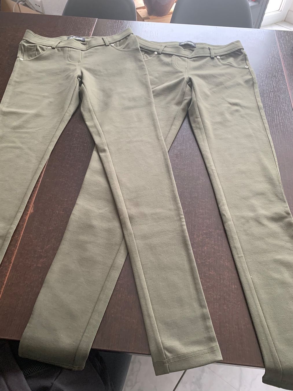 Pantaloni: 2 pantalon taille S – Nuovo (secondo la descrizione) da Domdidier venduto da qatar1973