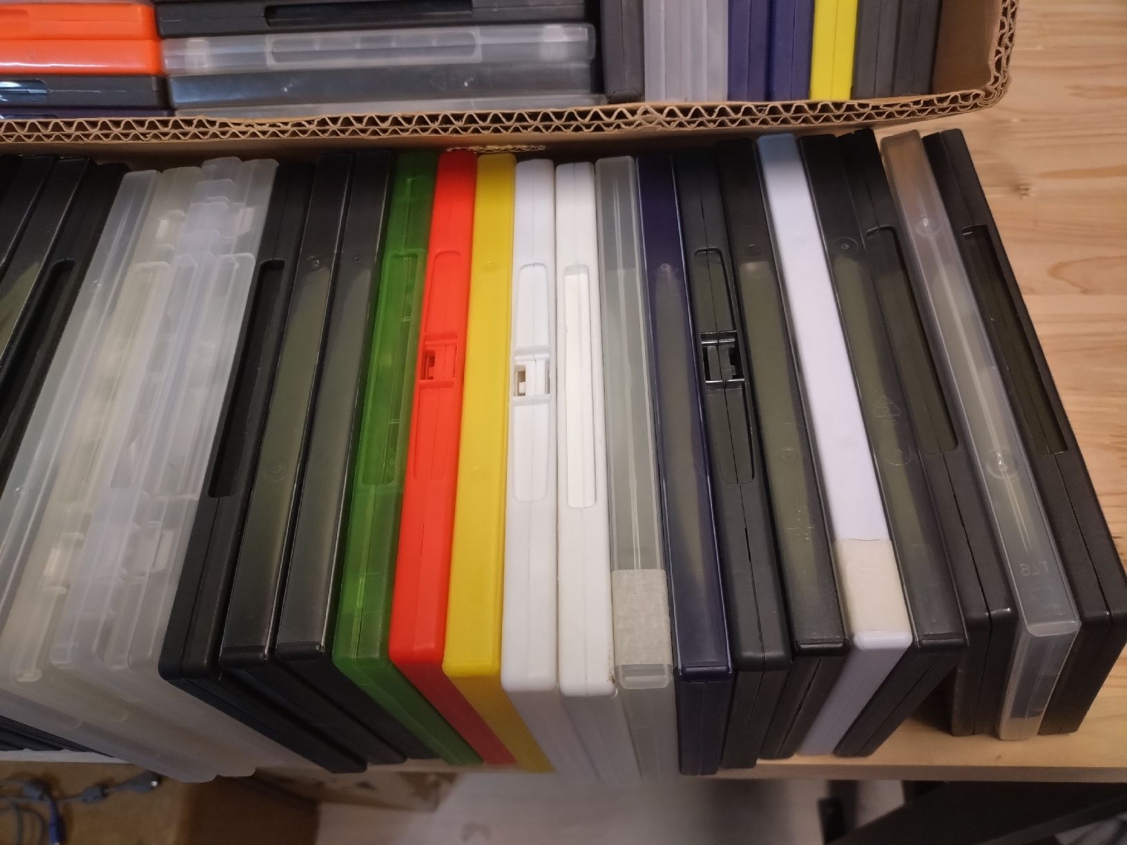 Alle DVDs: 100 boitiers DVD (vides) – Gebraucht aus Farvagny-le-Grand von LaCaverne 4