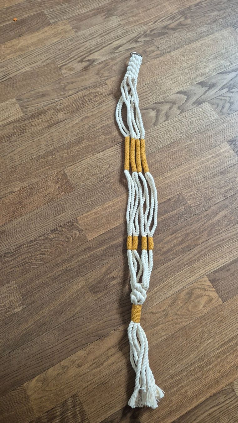Tutte le decorazioni: White + yellow macrame plant hanger handmade – Nuovo (secondo la descrizione) da Zürich venduto da monadiederich