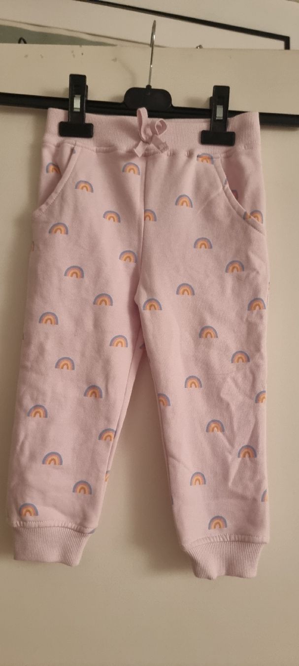 Pantaloni: Süsse Mädchen Jogginghose, Grösse 98, mit Regenbogen – Nuovo (secondo la descrizione) da Rupperswil venduto da greenangel4