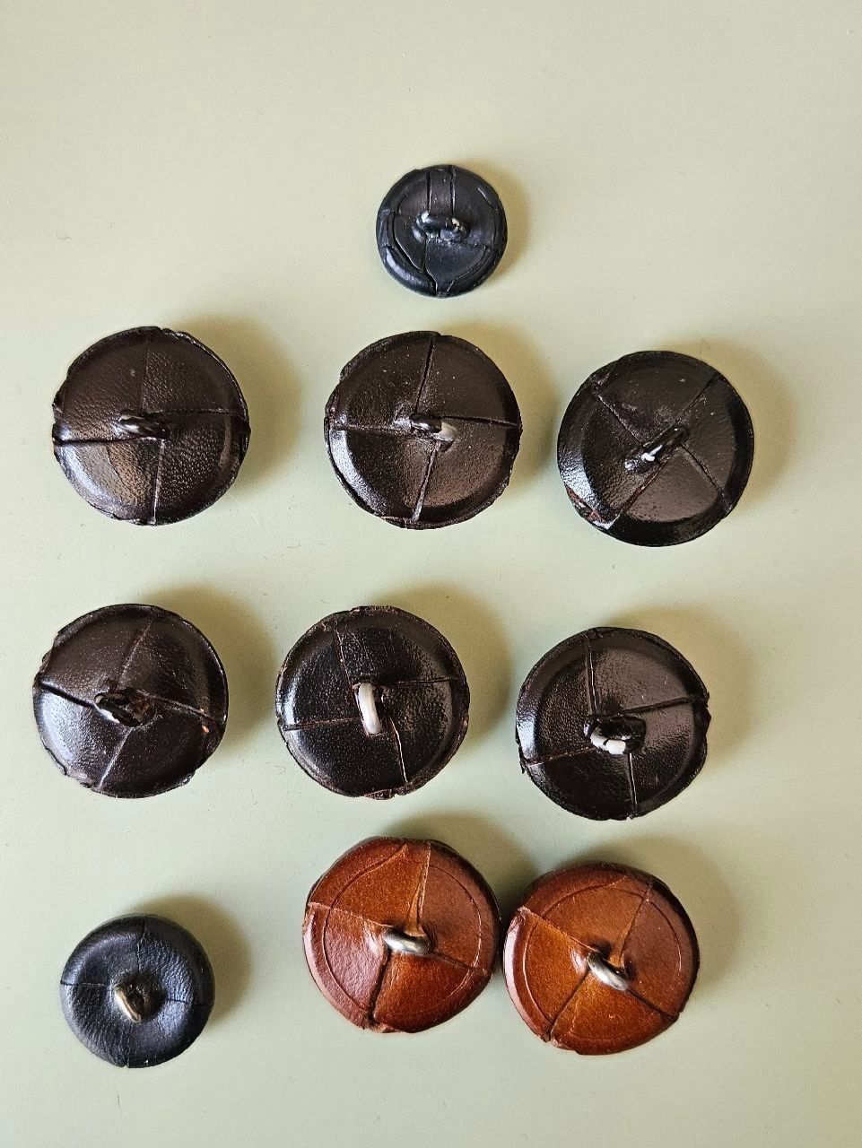 Bottoni: lot 17 boutons – Usato da Carouge GE venduto da Lea000 3