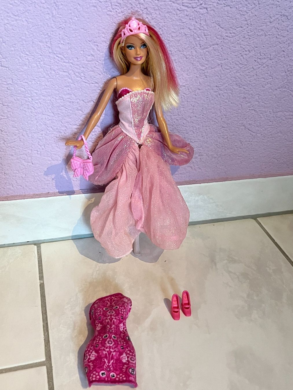 Bambole: Barbie blond 2011 – Usato da St.Pantaleon venduto da frodobi