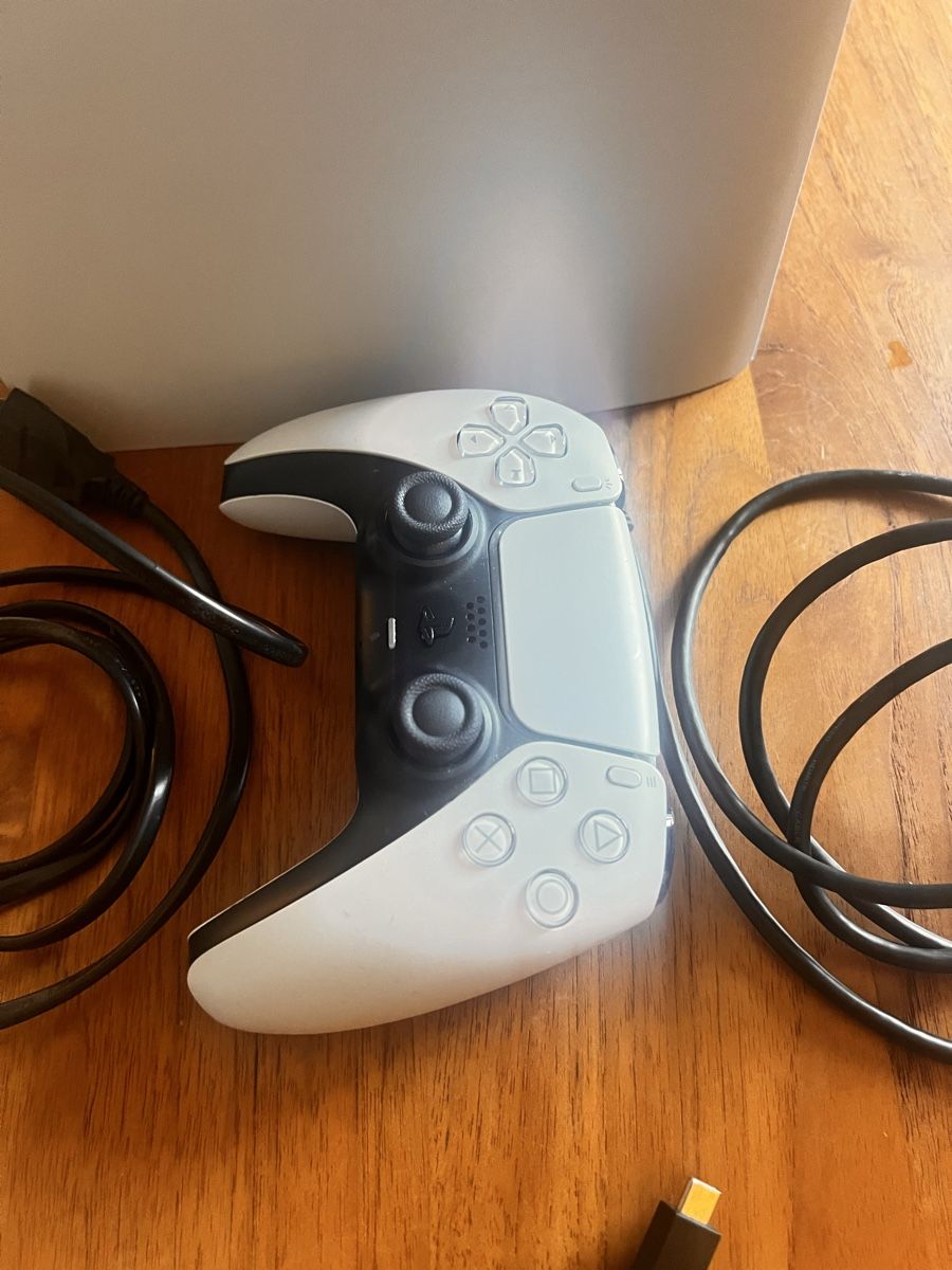 Sony Konsolen: PS5 ( Slim Edition plus 1 Controller ) – Gebraucht aus Küsnacht ZH von lau_8qc2 3