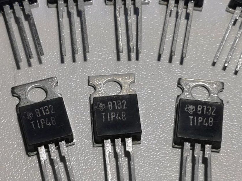 Componenti elettronici: TIP48 NPN Powertransistor 400V 1A - 8 Stück – Nuovo (secondo la descrizione) da Bremgarten b. Bern venduto da Vittorio0
