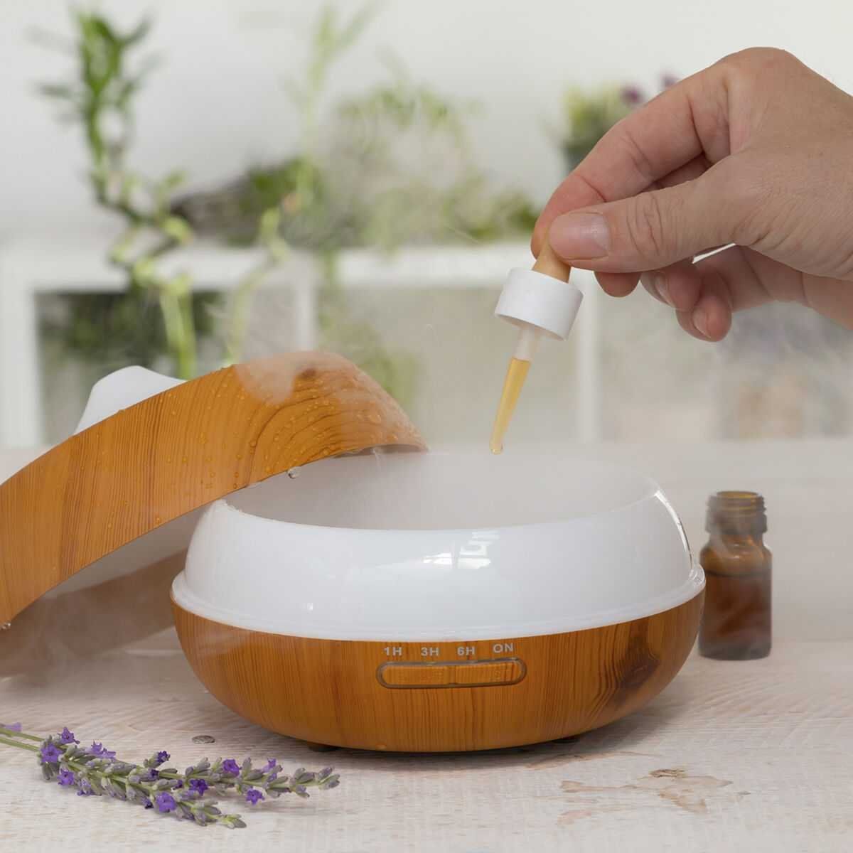 Diffusori di oli essenziali: Aroma-Diffusor & Luftbefeuchter, multicolor-LED, Holz-Effekt – Nuovo e nell'imballaggio originale da Giubiasco venduto da news-shop 3