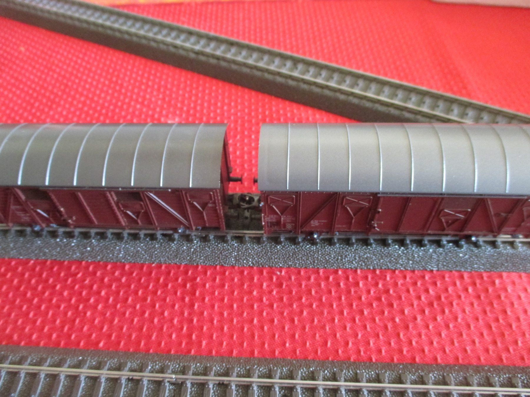 Roco Modellini di ferrovie: Roco H0 Güterwagen DB und SNCF DC – Usato da Breitenbach venduto da anti11