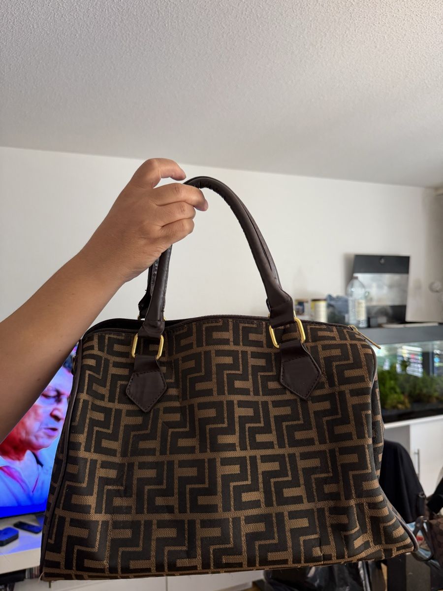 Taschen für Damen: Handtasche mit Muster – Gebraucht aus Zuchwil von Tripeiro_1893 1