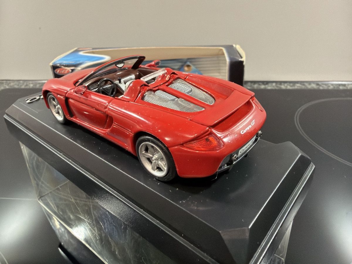 Solido Modellautos: Porsche Carrera GT rot - 1/43 - Solido – Neu (gemäss Beschreibung) aus Wolfwil von Rolex1 1