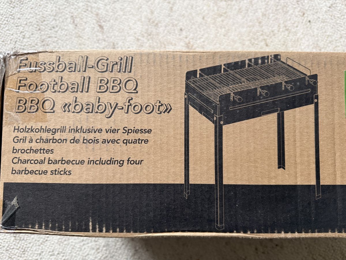 Griglie: Holzkohle Grill Tischfussball Grill – Nuovo (secondo la descrizione) da Gunzwil venduto da Tschiggi2004 1