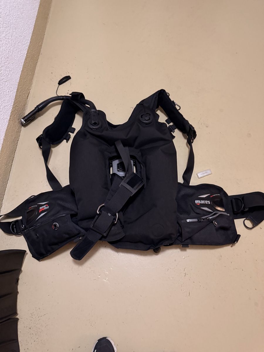 Mares Tauchanzüge: Tauchausrüstung Mares Jacket mit Flossen und Kompass – Gebraucht aus Bühler von ina_dfv6