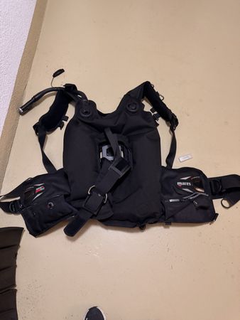 Tauchausrüstung Mares Jacket mit Flossen und Kompass