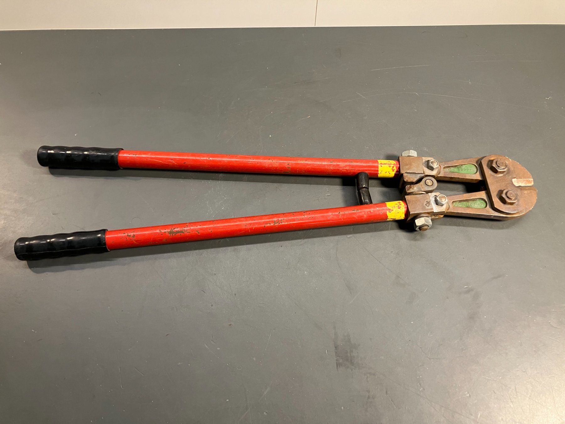 Tutti gli attrezzi: gebr. Profi Bolzenschneider ca. 65cm L ab 1.- – Usato da Lichtensteig venduto da Buy24International