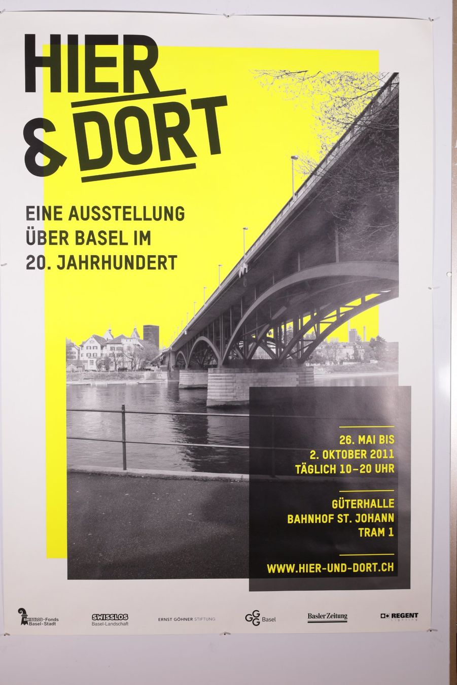 Poster & Bilder: Poster -  Hier + Dort - Basel im 20 Jahrhundert - 2011 – Neu (gemäss Beschreibung) aus Zwingen von Tigertimmi