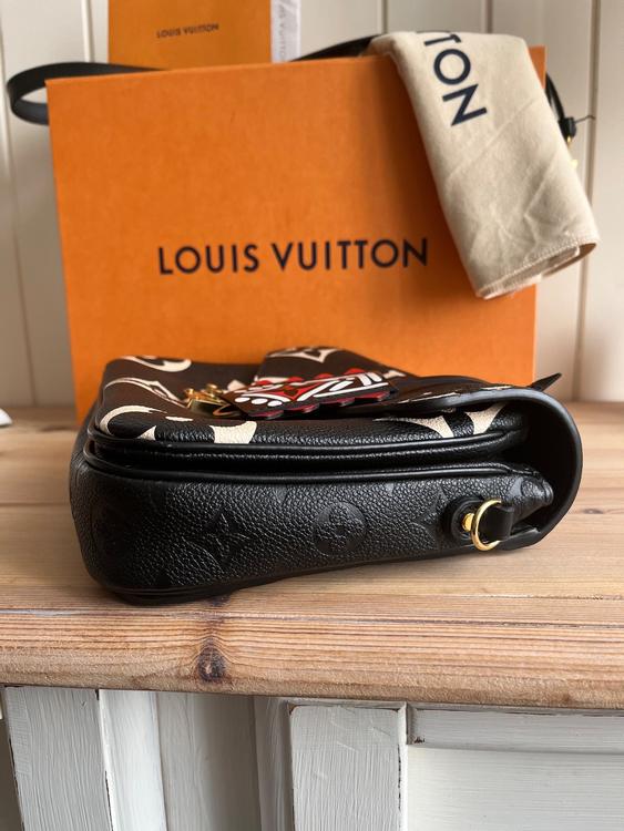 Louis Vuitton Pochette Metis LV Crafty Monogram Emplant Black ShoulderBag  DU2250