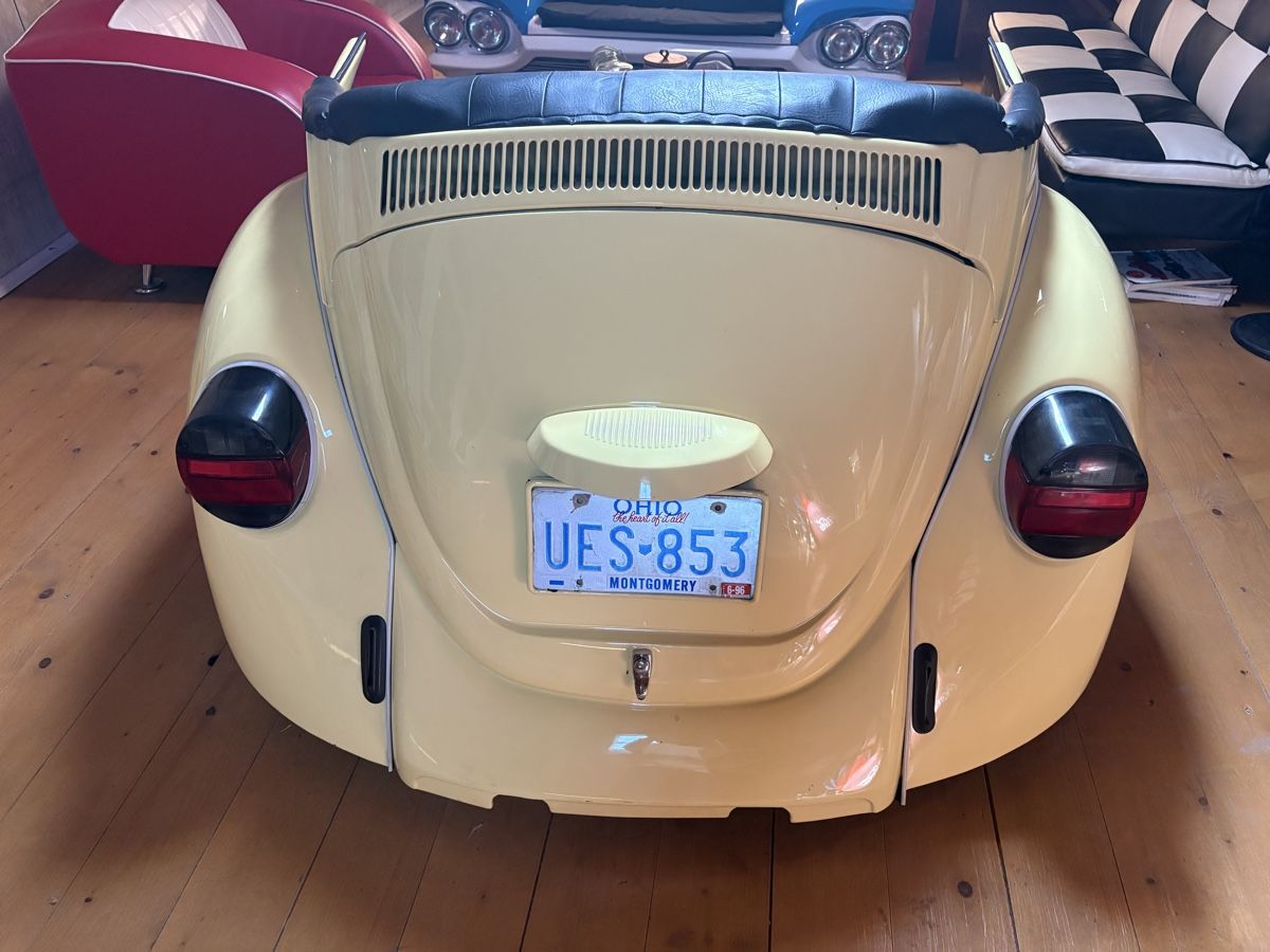 Divani: VW Käfer Sofa Oldtimer Möbel Sessel Garage Automöbel – Usato da Bassersdorf venduto da Zorromobi0 1