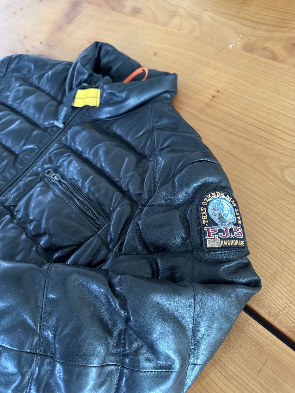 Parajumpers Giacche: Parajumpers Daunen Lederjacke Herren – Usato da Sissach venduto da coggi73