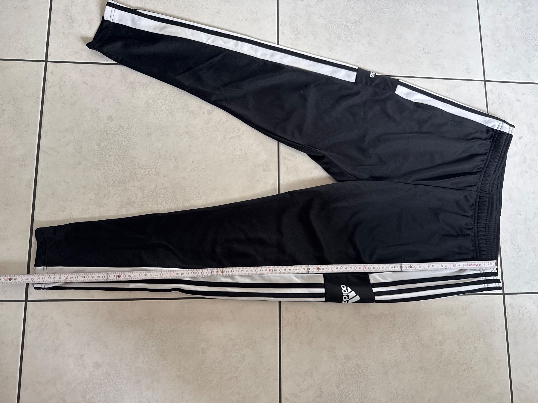Hosen: Trainerhosen Adidas – Neu (gemäss Beschreibung) aus Eggenwil von Manu_offic 1