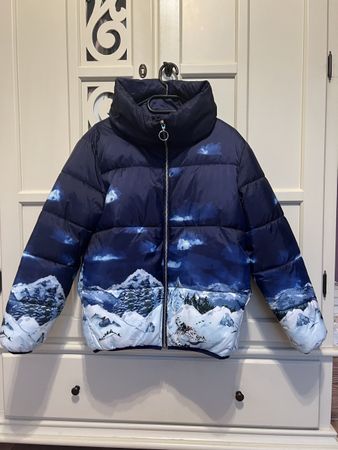 Esprit Winterjacke Gr. S mit Schneeberg Motiv
