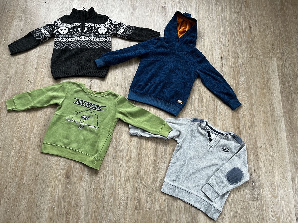 Kleiderpakete & -sets: 4 Pullover Gr. 104 – Gebraucht aus Sulz AG von Zissi31324