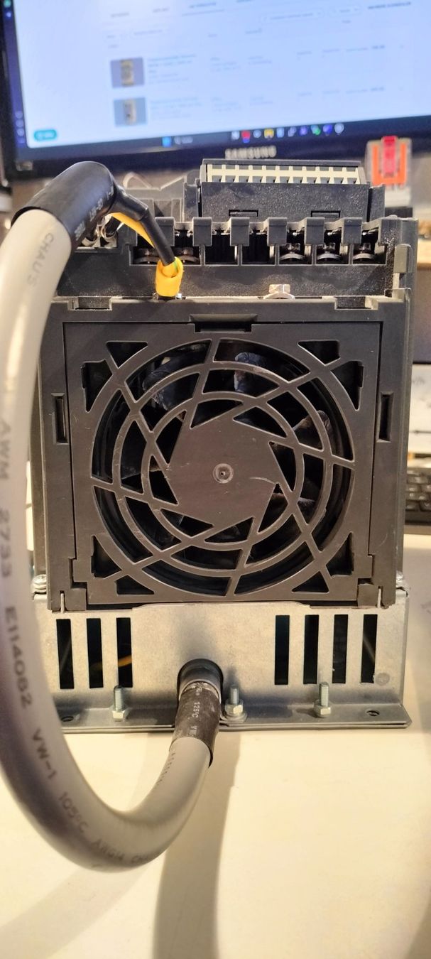 Siemens Konverter: Frequenzumrichter Siemens SED2-2/32B 2.2kW mit Filter – Gebraucht aus Luzern von gpe_9dj2 5