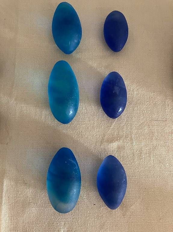 Tutte le decorazioni: Lot de 6 oeufs décoratifs en verre bleu – Usato da Yverdon-les-Bains venduto da rapver