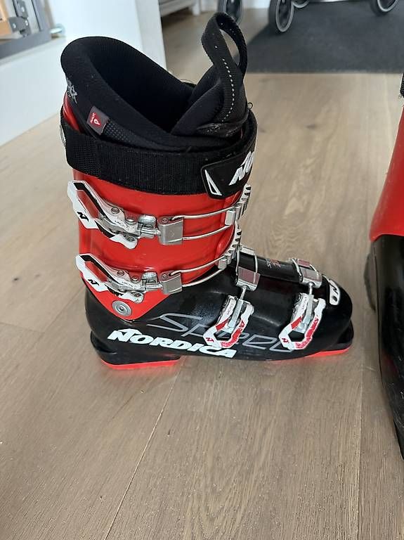 Scarpe da uomo: Skischuh 25.5 – Usato da Uebeschi venduto da deb_2lnv 1