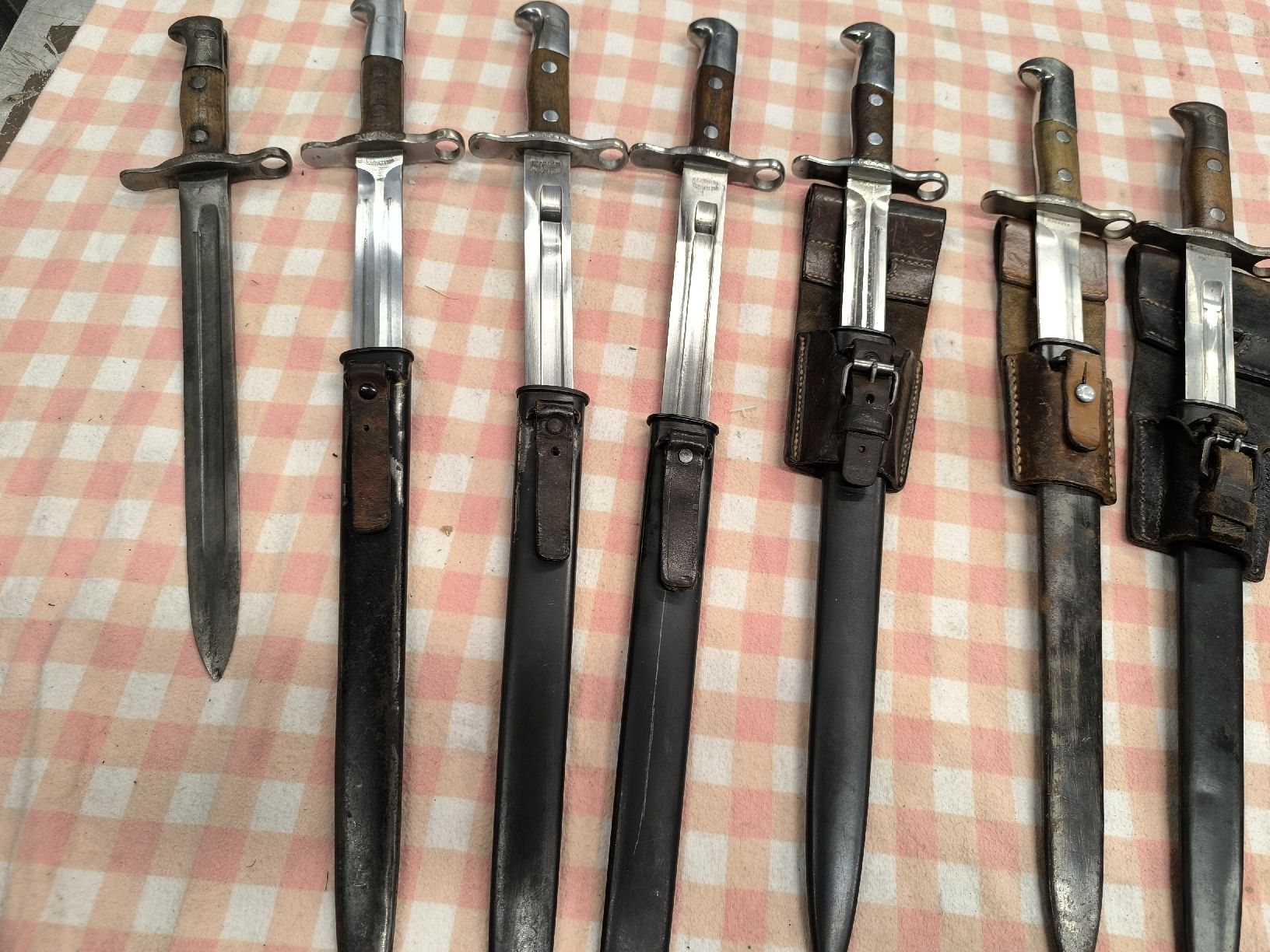 Schweizer Armee Stichwaffen: Divers  Bajonett . Faschinenmesser Armee CH – Gebraucht aus Cama von anto_a 2