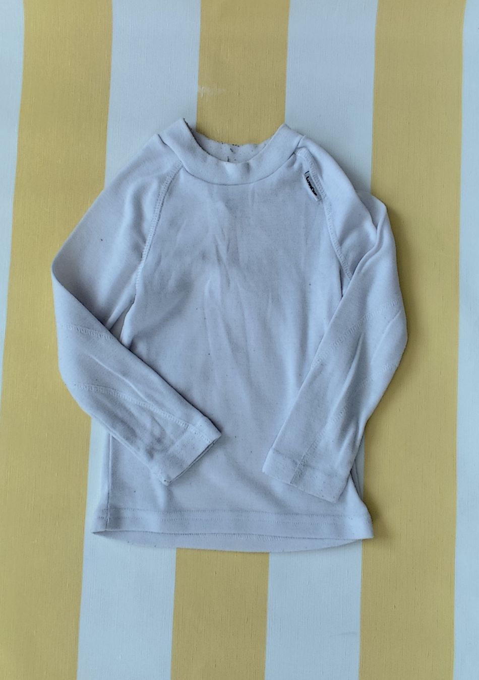 T-shirt: Schnee-T-Shirt. Gr. 4 J – Usato da Widen venduto da isa_zz9b