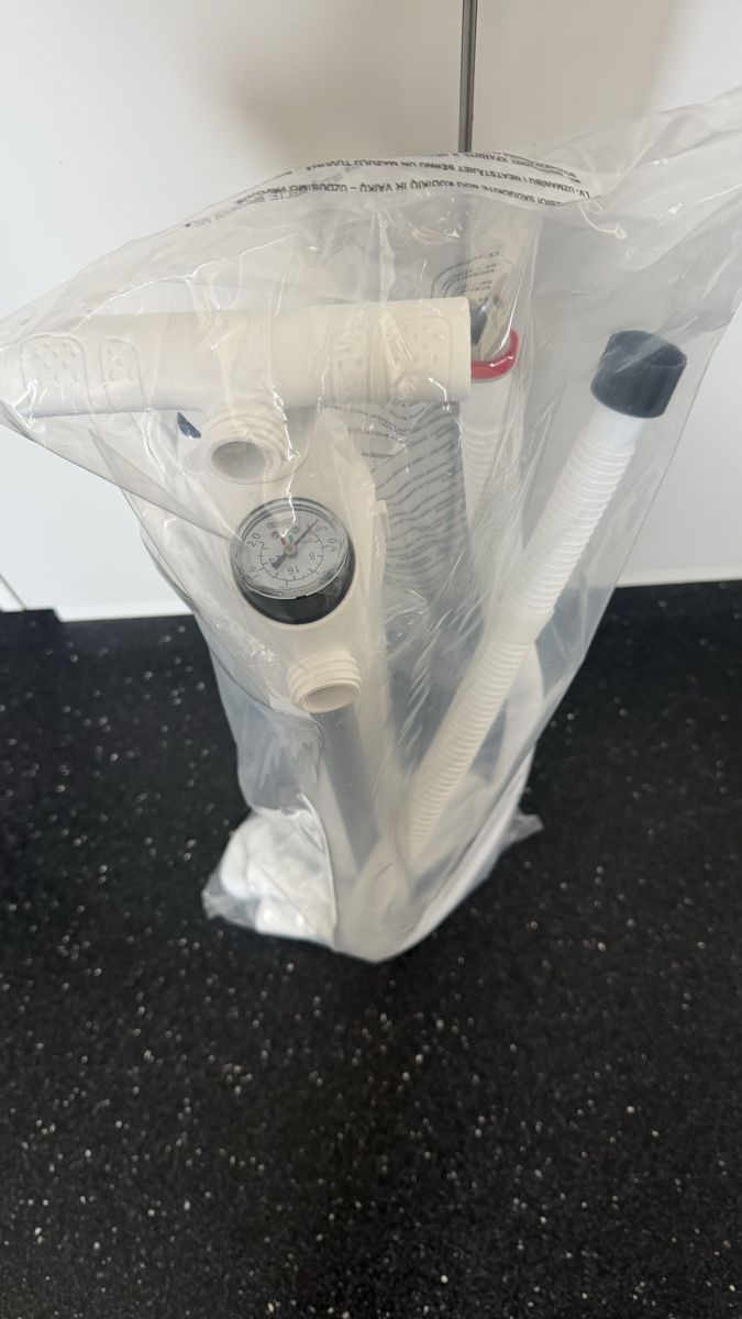 Pompe & Parti di ricambio: SUP Luftpumpe mit Manometer neu ungebraucht – Nuovo e nell'imballaggio originale da Freienbach venduto da Ritschi7